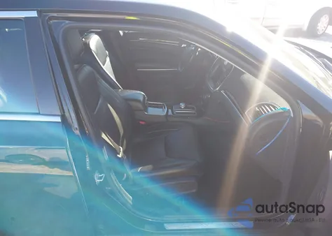 2018 Chrysler 300 Limited z USA, uszkodzony, nr VIN 2C3CCAEG5JH137002